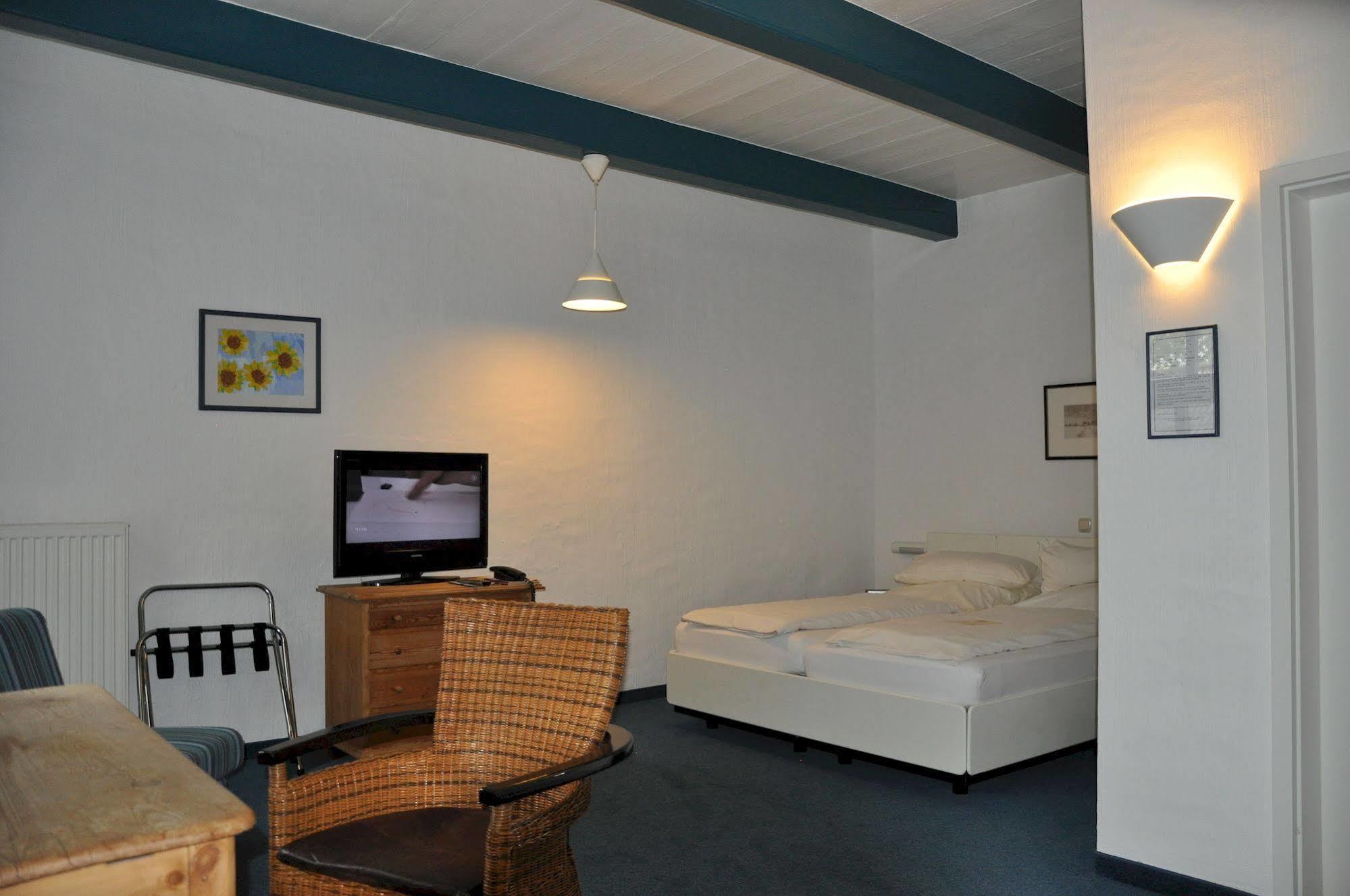 Hohes Haus Hotel Greetsiel Ngoại thất bức ảnh